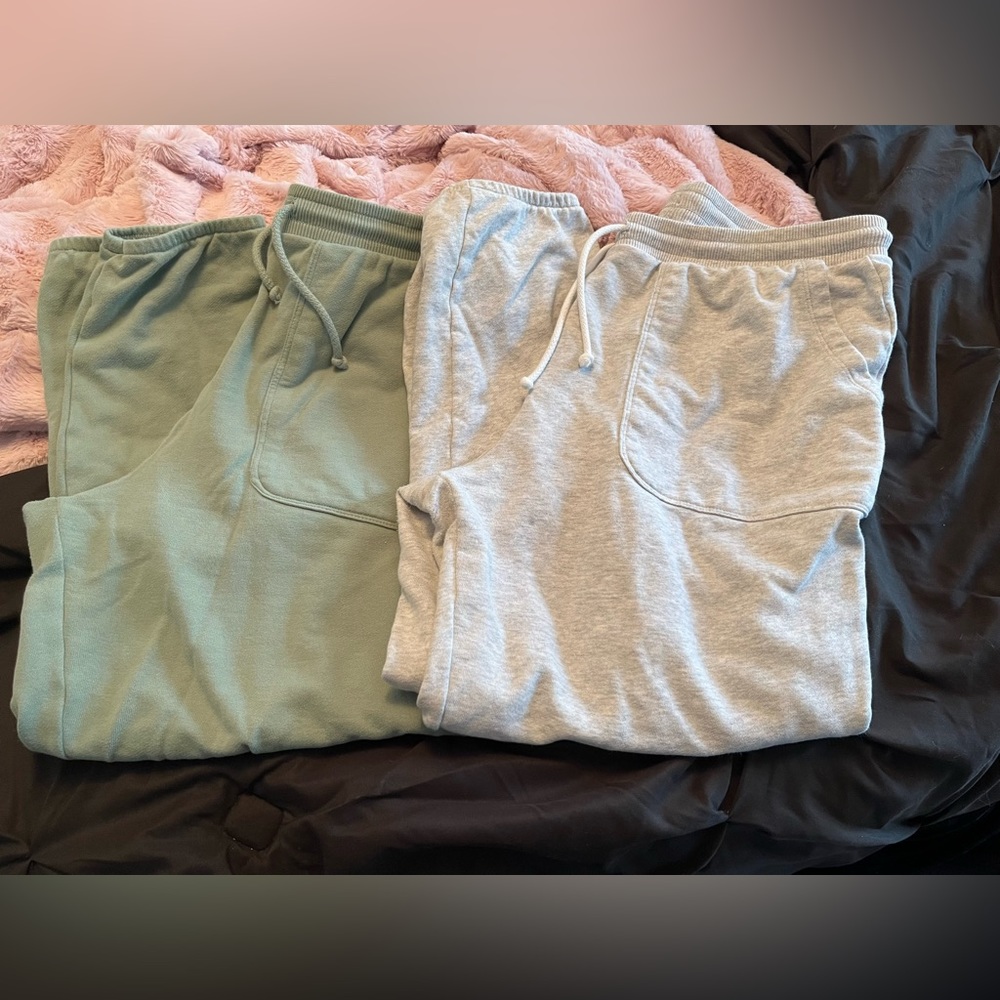 American Eagles joggers. 2 pair. Size Large